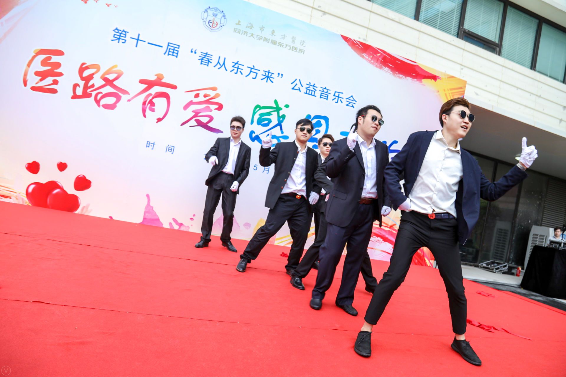 vbox8037_9P1A8277_092511_small.JPG