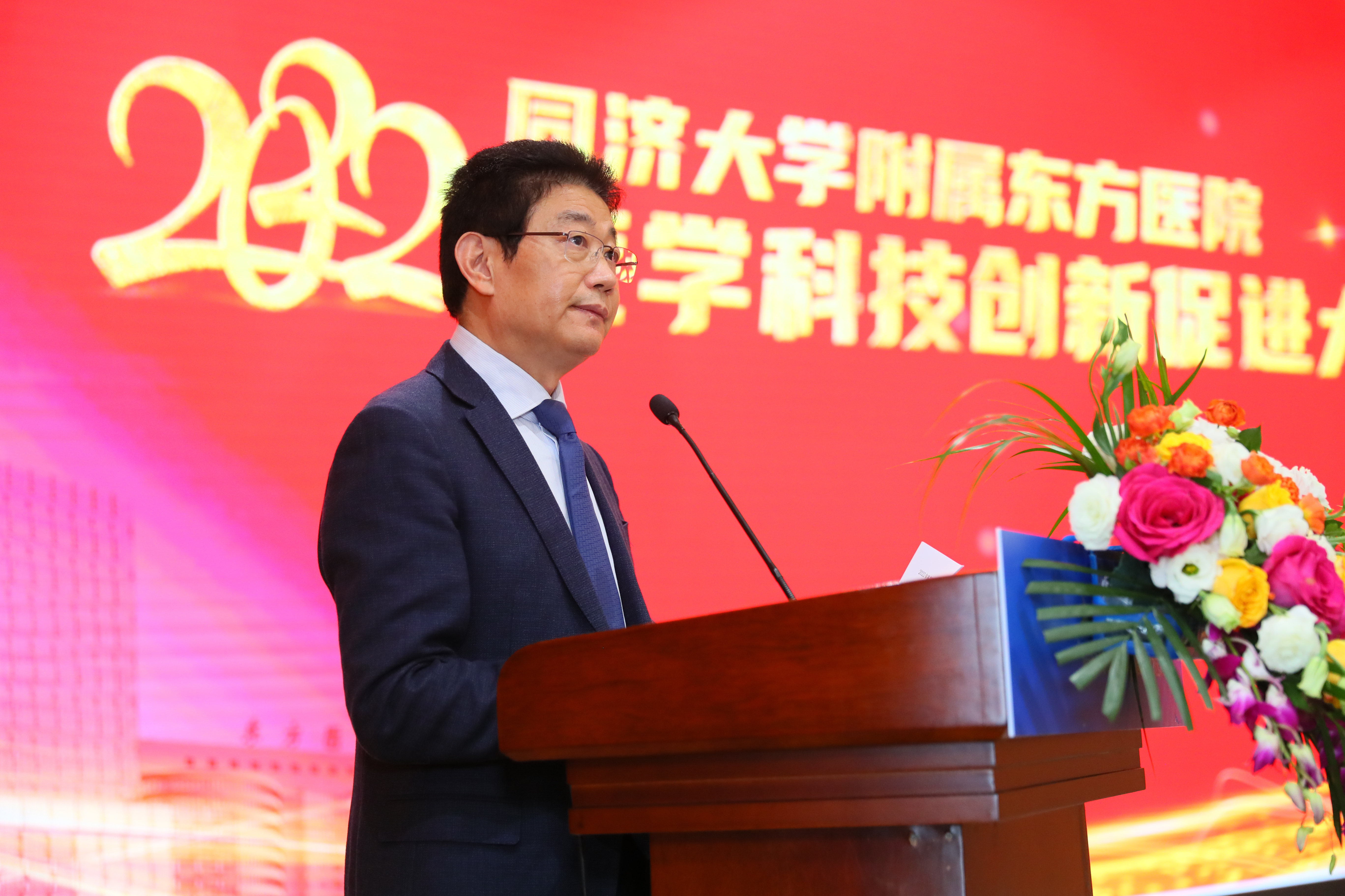 李钦传主持.jpg