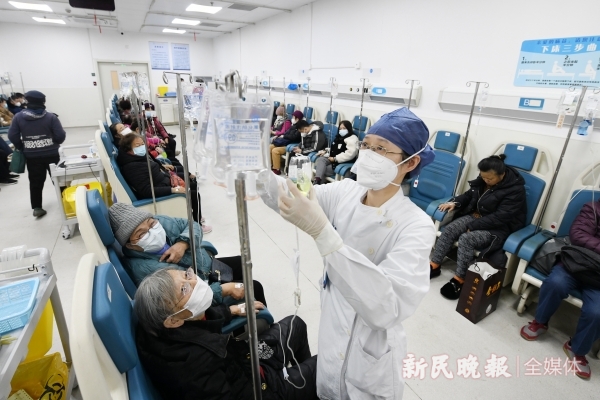 东方医院急诊输液室.jpg