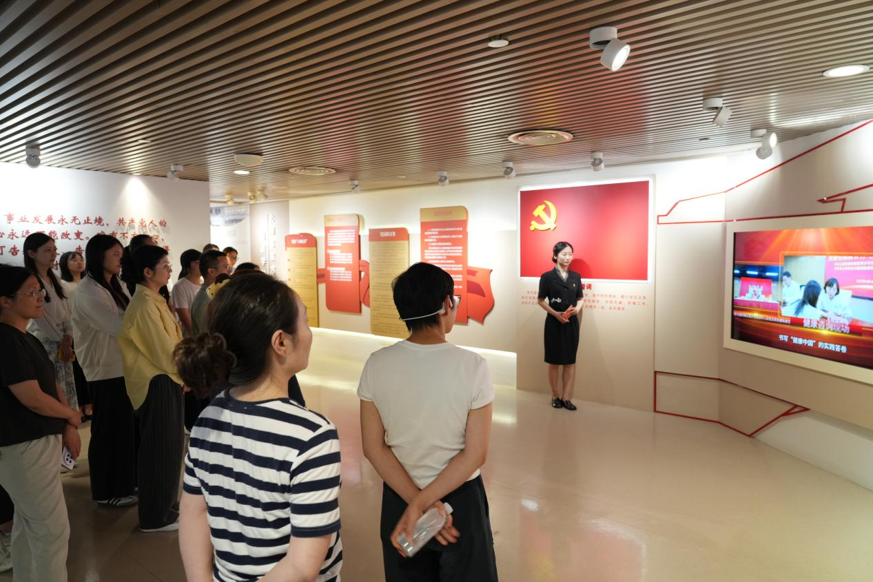 17836446154043.png 红色廉旅1.png